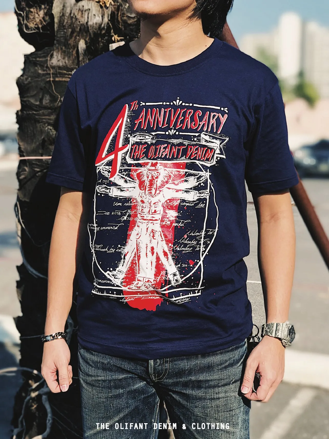 เสื้อยืดครบรอบ 4 ปีของทางแบรนด์ the olifant denim