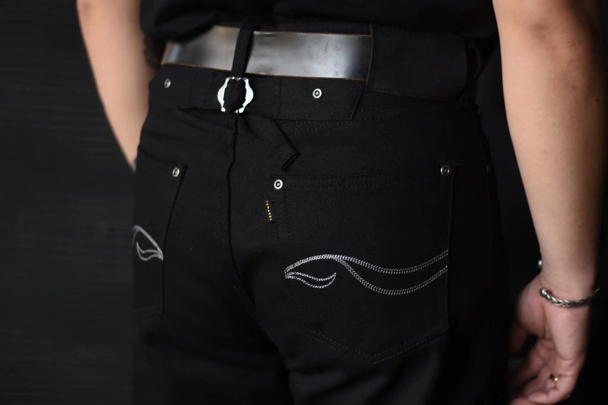 “BURN TO DARK” limited black edition